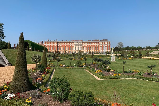 Private Vehicle To Hampton Court Palace From London With Admission Tickets - A Private Ride That Actually Changes Your Day