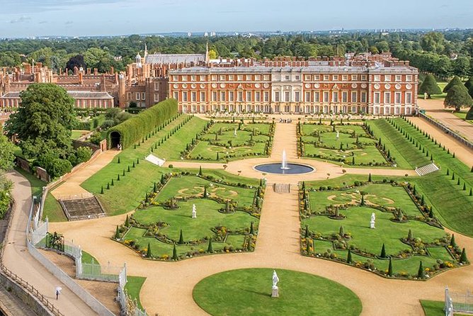 Private Vehicle To Hampton Court Palace From London With Admission Tickets - Timing Your Visit With Hampton Court Hours and Last Entry