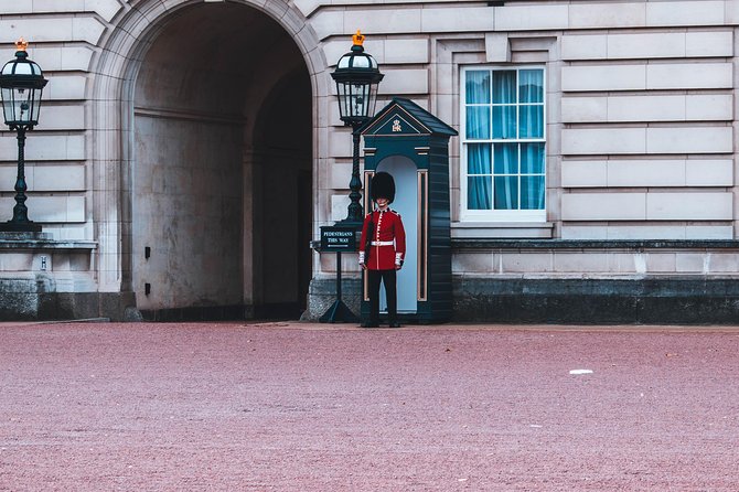 Private Walking tour London, Buckingham Palace to Big Ben and much more - Parliament Square to Big Ben: how the guide tells the story