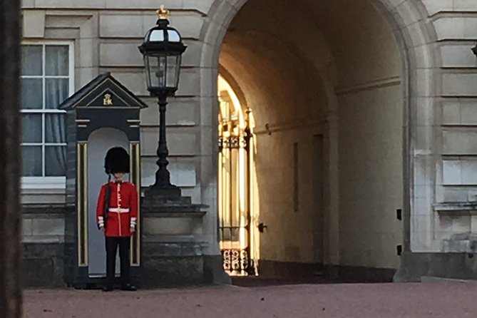 Private Walking Tour of Royal London with Changing of the Guard - A simple plan to see royal London in one guided loop