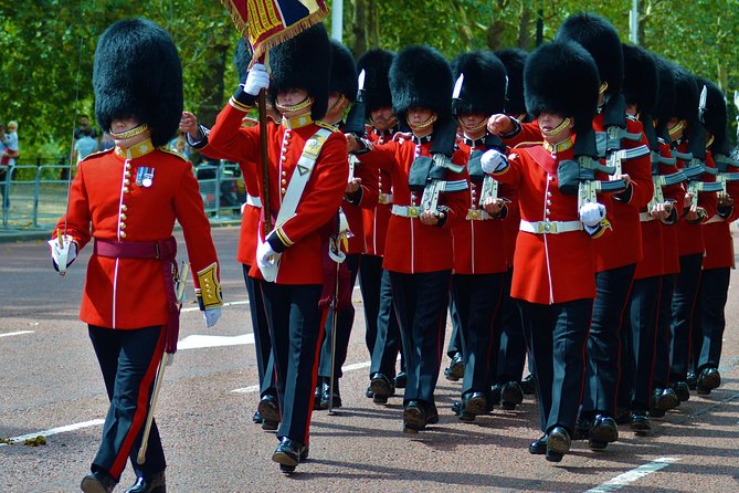 Private Walking Tour of Royal London with Changing of the Guard - St James’s Palace and the Henry VIII connection