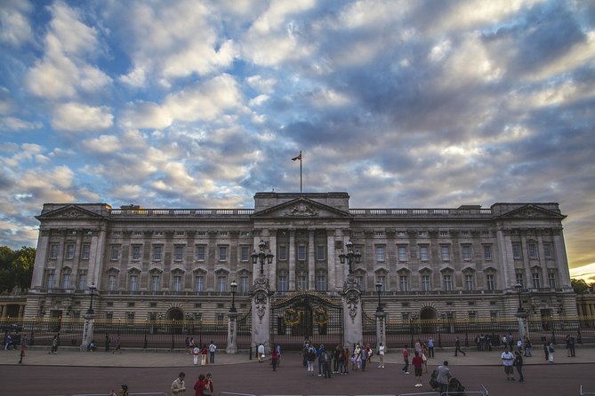 Private Westminster, Whitehall, and Windsor Castle Tour by Train - Windsor Castle Time: St George’s Chapel First, Then the Old Castle World