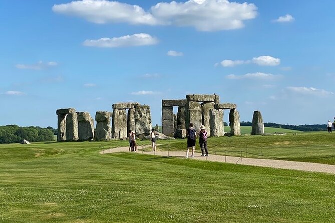 Private Windsor Castle and Stonehenge Day Tour - Who should book this Stonehenge and Windsor private day
