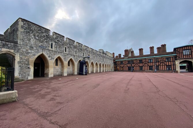 Private Windsor Castle, Stonehenge, The City of Bath Day Tour - Stonehenge: close-up walking, visitor centre time, and no day inner circle