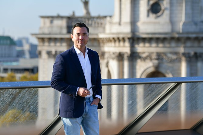 Professional Private Photoshoot in London - London Eye and Thames views without the sightseeing headache