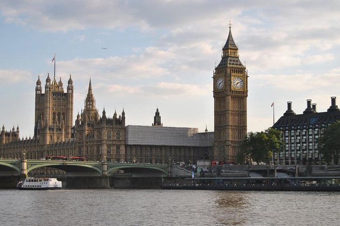 River Thames boat trip to Greenwich - The live guide: what narration changes for you
