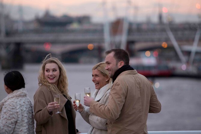 River Thames Evening Cruise with Sparkling wine and Canapés - Live Music on Board: The Fun Factor and the Comfort Tradeoff