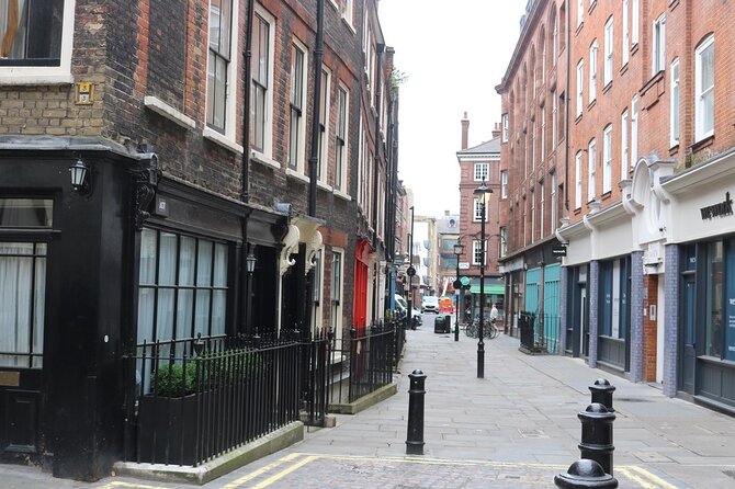 Rock & Roll London: Self-Guided Music Mystery Walk - Beatles, John Lennon, Tin Pan Alley, And Soho Noses In One Walking Game