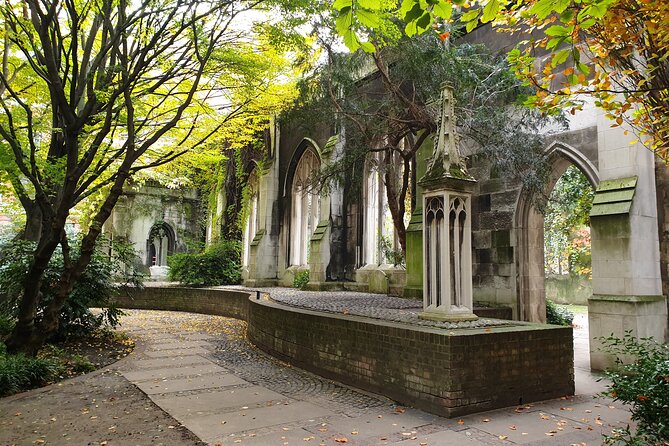 Roman Ruins to Blitz Bombings: A Walking Tour of London's Fiery History - St Pauls Cathedral: A Landmark You See Even If You Skip Inside