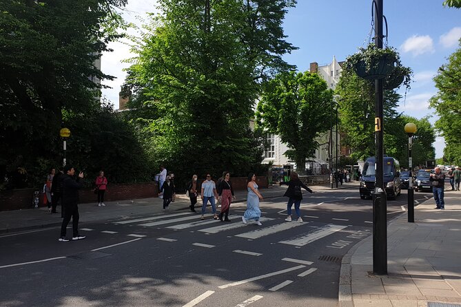 Royal London and The Beatles Private Tour - The included public bus rides that save your legs