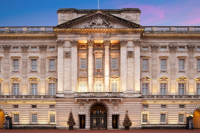Royal London Guided Tour with Changing of the Guard - The Coach Ride Value, WiFi, and USB Charging