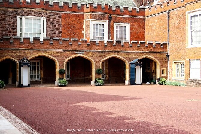 Royal London: Private Half-Day Tour with Horse Guards Parade - St James’s Park: Henry VIII sports and duelling lore