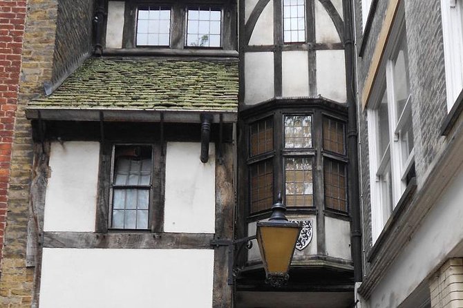 Secret Old London Guided Walking Tour - Start point at Aldersgate St Barbican, and how not to lose the group