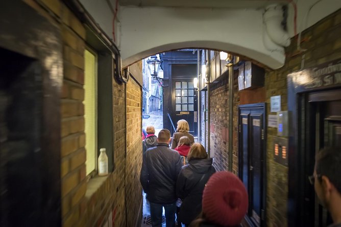 Secret Walking Tour of Central London - Before you go: meeting point, pace, and crowd control