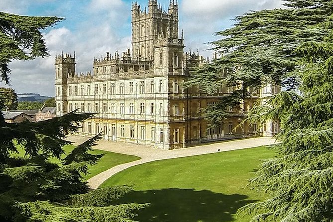 Shared Group Downton Abbey and Highclere Castle Tour from London - Bampton Library and the Guided Walk Through Downton Village
