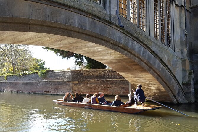 Shared Guided Punting Tour of Cambridge - Trinity College Library and the chapel views from the water