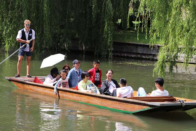 Shared Punt Tour - Cambridge - Trinity and Trinity Hall, Wren and Jerwood Libraries, Plus Garret Hostel Bridge