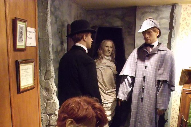 Sherlock Holmes Museum & Westminster Walking Tour - Buckingham Palace and Green Park: Where the Day Turns Royal