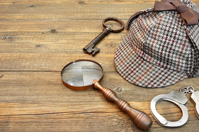 Sherlock Holmes Museum & Westminster Walking Tour - Trafalgar Square and Whitehall: Statues, Symbols, and Great Stops for Photos