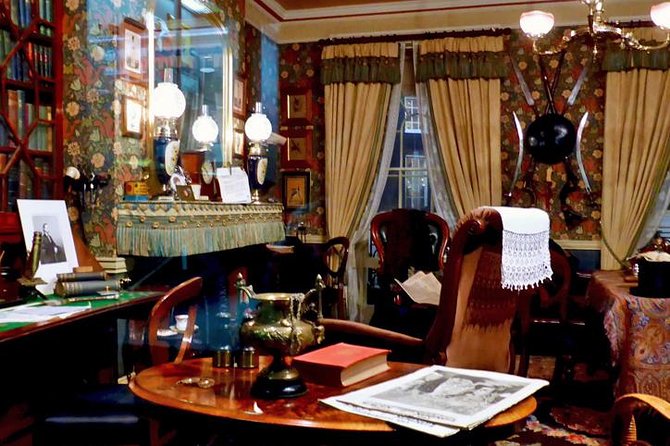 Sherlock Holmes Museum & Westminster Walking Tour - Parliament Square and Westminster Abbey: The Close-Up Classic Combo