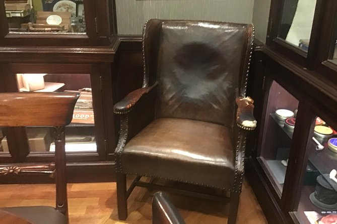 Sir Winston Churchill Private Walking Tour & War Rooms - West End warm-up: Piccadilly Circus to Regent Street and Savile Row