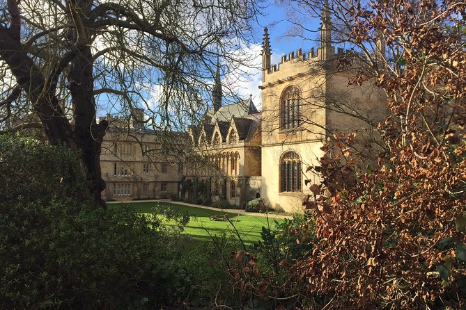 Small and Exclusive Oxford Highlights Tour - Starting at Christ Church War Memorial Garden for instant Oxford context