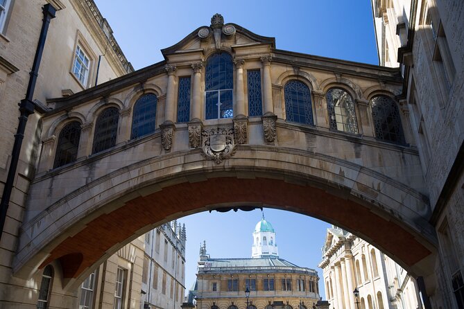 Small and Exclusive Oxford Highlights Tour - Radcliffe Camera on Radcliffe Square, and why it signals Oxford’s bookish power