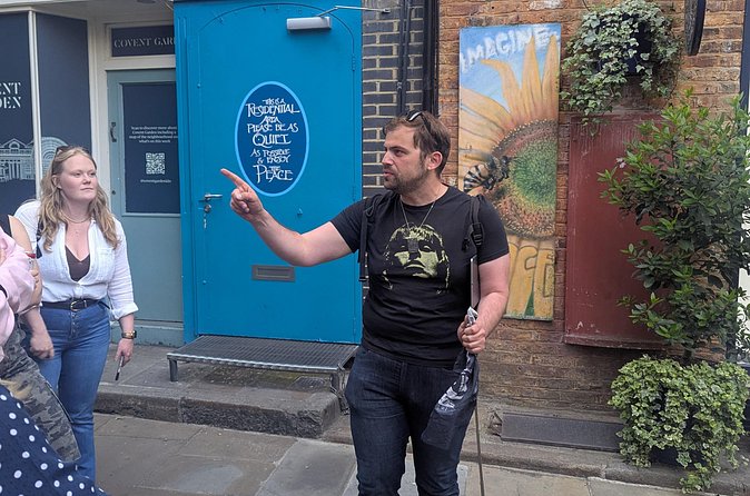 Soho Soundtrack A Rock and Roll Tour of London - Trident Studios: the plaque that points to recording royalty
