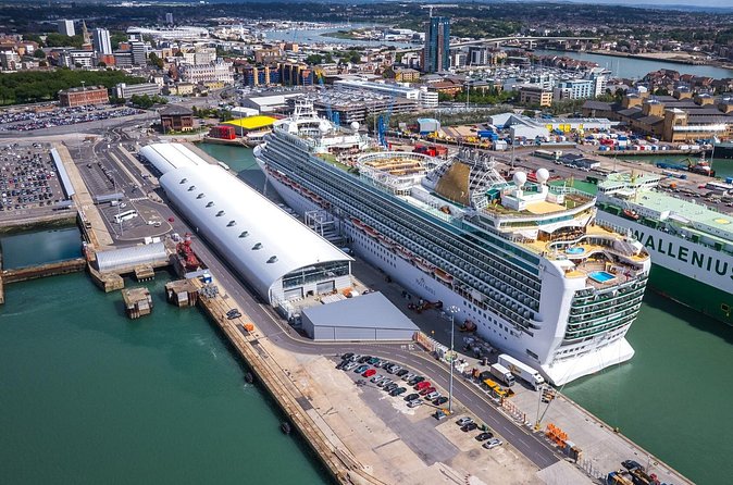 Southampton Cruise Port to London Via Windsor Castle - Seat, luggage, and vehicle size: why it matters for cruise travelers