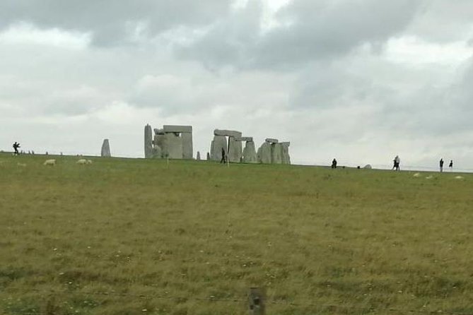 Southampton Cruise Term/ Hotel to London with Stopovers at Stonehenge & Windsor - Windsor Castle, The Walk Matters More Than the Photos