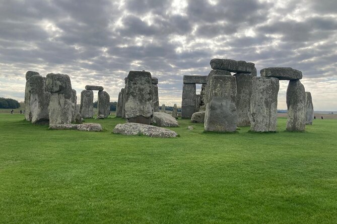 Southampton Port to London Via Stonehenge | Private Transfer - A Southampton Port to London drive with a Stonehenge stop