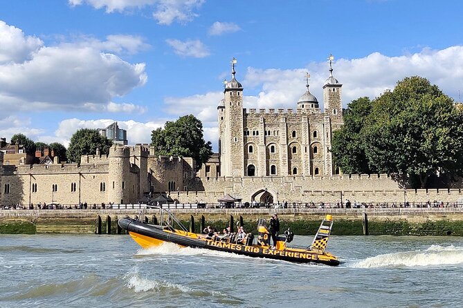 Speedboat 'Ultimate Tower Blast' from Tower Millennium Pier - 40 minutes - Why this quick speedboat fits London days