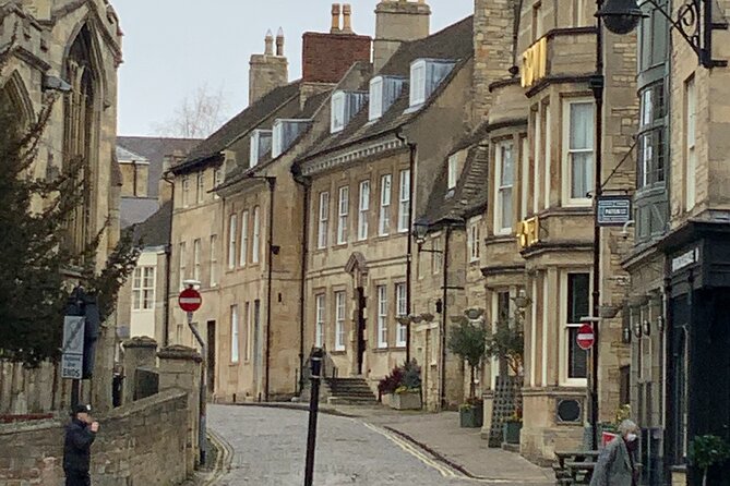 Stamford Town Guided Tours - Small Group Size and the 90-Minute Story Arc