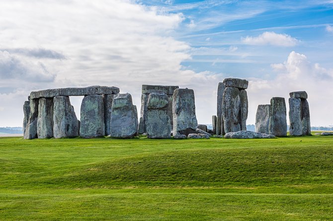 Stonehenge and Salisbury Cathedral Private Tour from Southampton - Key things to know about this Southampton day trip