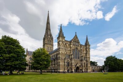 Stonehenge and Salisbury Cathedral Private Tour from Southampton