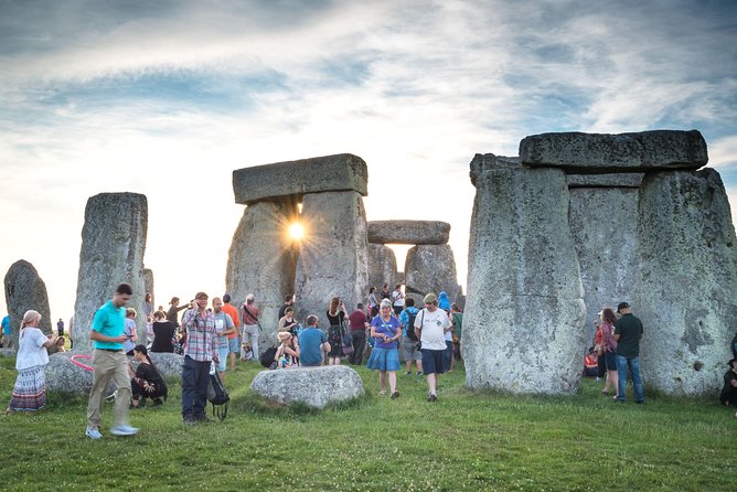 Stonehenge Half-Day Tour from London with Admission - Stonehenge in the right “time math” from London