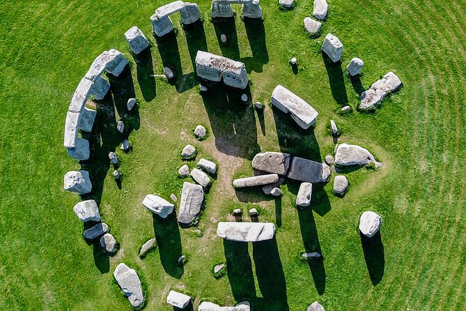 Stonehenge Inner Circle Tour - Your guided walk inside the stones, and the stories you should listen for