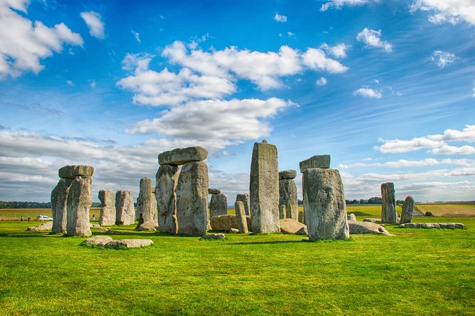 Stonehenge Morning Half-Day Tour from London Including Admission - On-site pacing: how to see Stonehenge without rushing