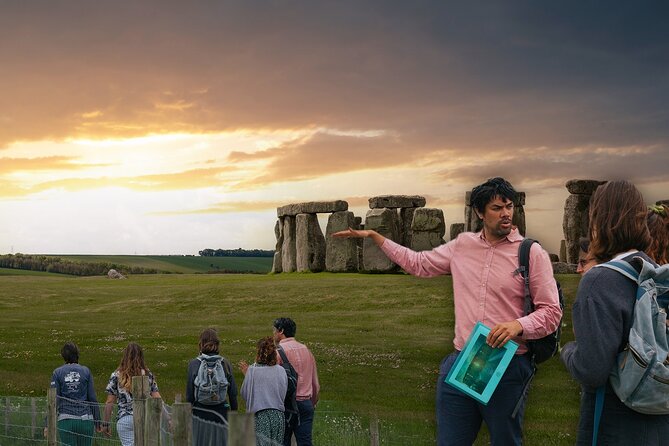 Stonehenge Private Full-Day Tour from Bath for 2-8 guests - A private Stonehenge day that starts in Bath, not at the gate