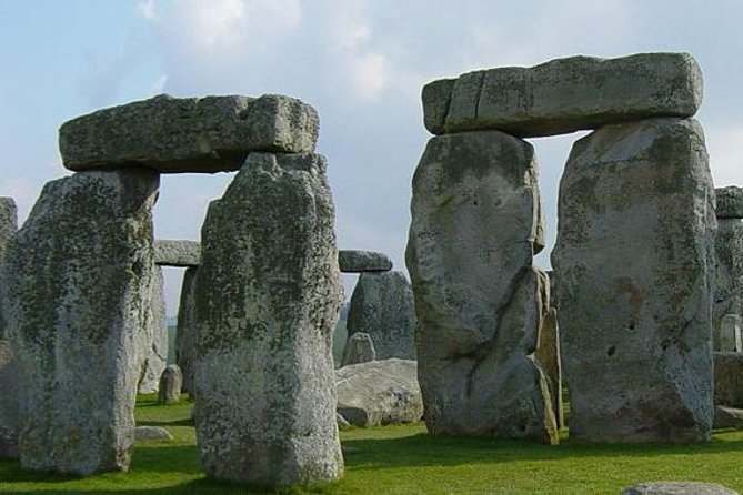 Stonehenge Shuttle Bus from London with Optional Fish & Chips - Driver narration and audio support: how much guidance you get