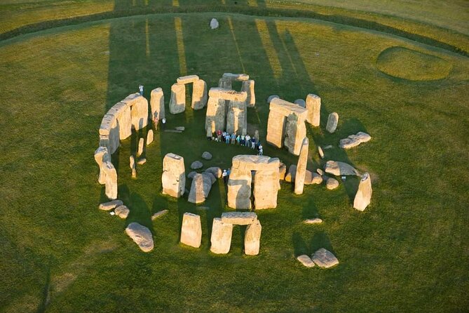 Stonehenge Special Access Guided Evening Tour from London - Entering the inner circle: what evening light and fewer people change