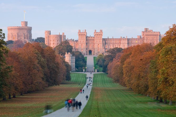 Stonehenge, Windsor Castle and Bath Full Day Guided Tour - Guides and drivers: the human factor that shapes your day