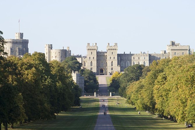 Stonehenge, Windsor Castle and Bath with Pub Lunch in Lacock - Pace and walking tips for a day that starts at 7:45am