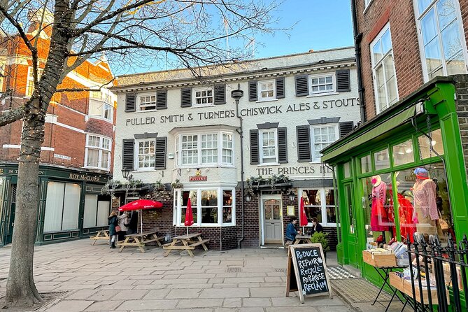 Ted Lasso Inspired Private 4-hour Tour in Richmond - Stop 1 in London: your first filming-landmark hit