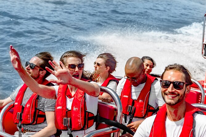 Thames High-Speed Zone Speedboat in London - A Rare Thatch-Roof Moment on the Thames