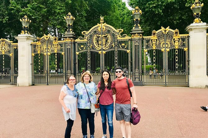 The 6 Hour Private Iconic Black Cab Sightseeing Tour - Wellington Arch area and the ceremonial road junction