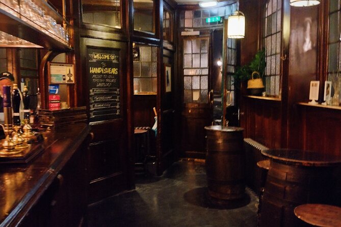 The Haunted Pubs of Old London: Small Group Tour - Smithfield Market and the churches you can walk into