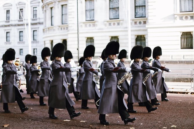 The History of London City Center Tour Semi-Private 12ppl Max - Trafalgar Square to Admiralty Arch: naval pride and protest history