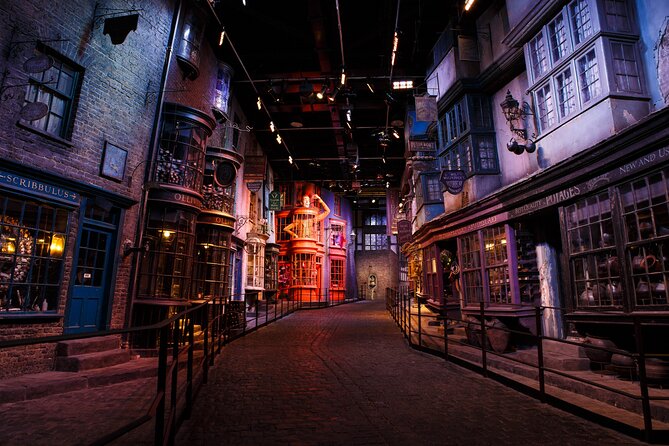 The Making of Harry Potter: Warner Bros. Studio Tour & Transfers - Self-guided inside the studios: freedom is great, but plan for it