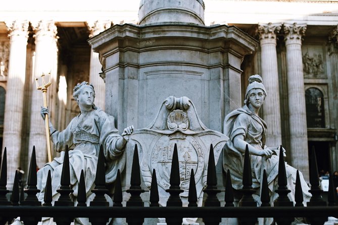 The Old City of London - Exclusive Guided Walking Tour - Choosing private vs small group, and what the guide exclusivity changes